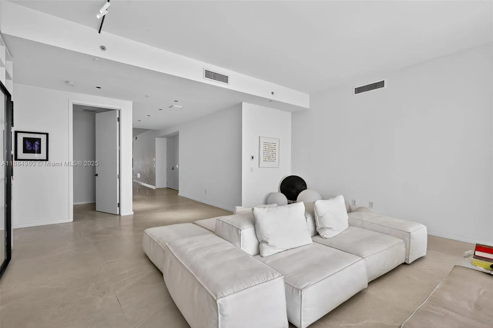9705 Collins Ave, #802N