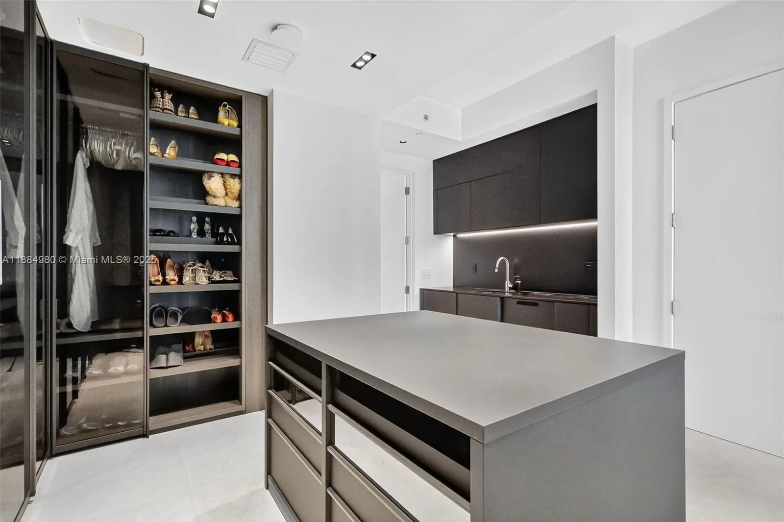 9705 Collins Ave, #802N