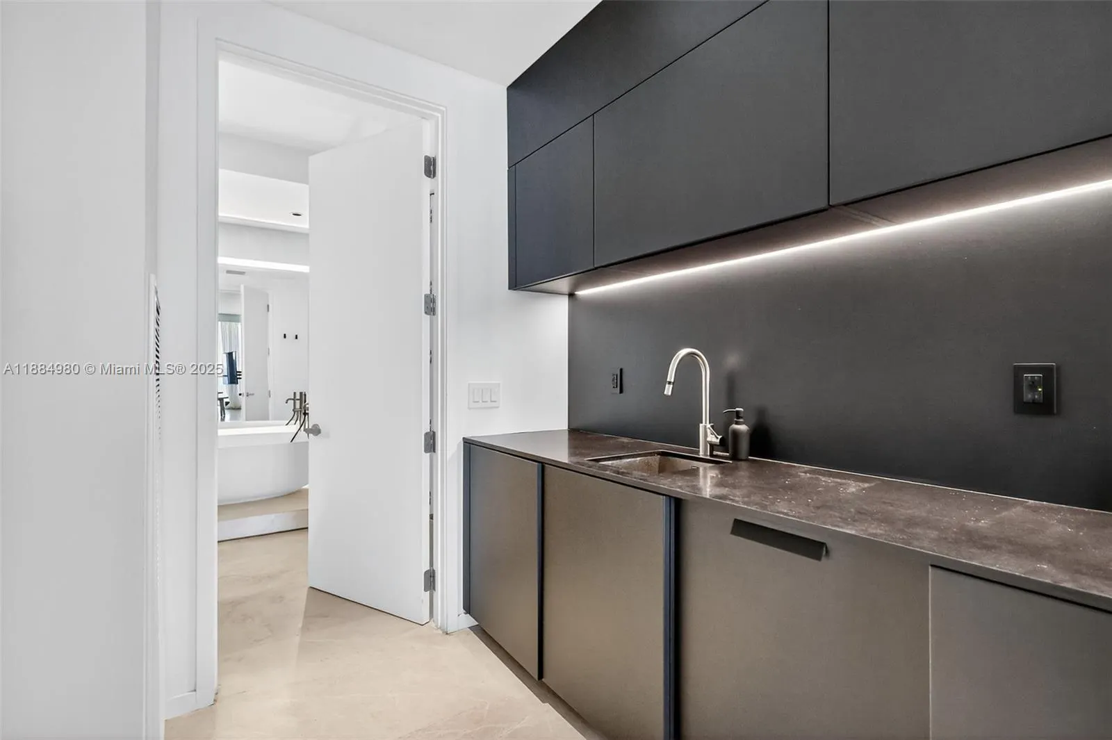 9705 Collins Ave, #802N