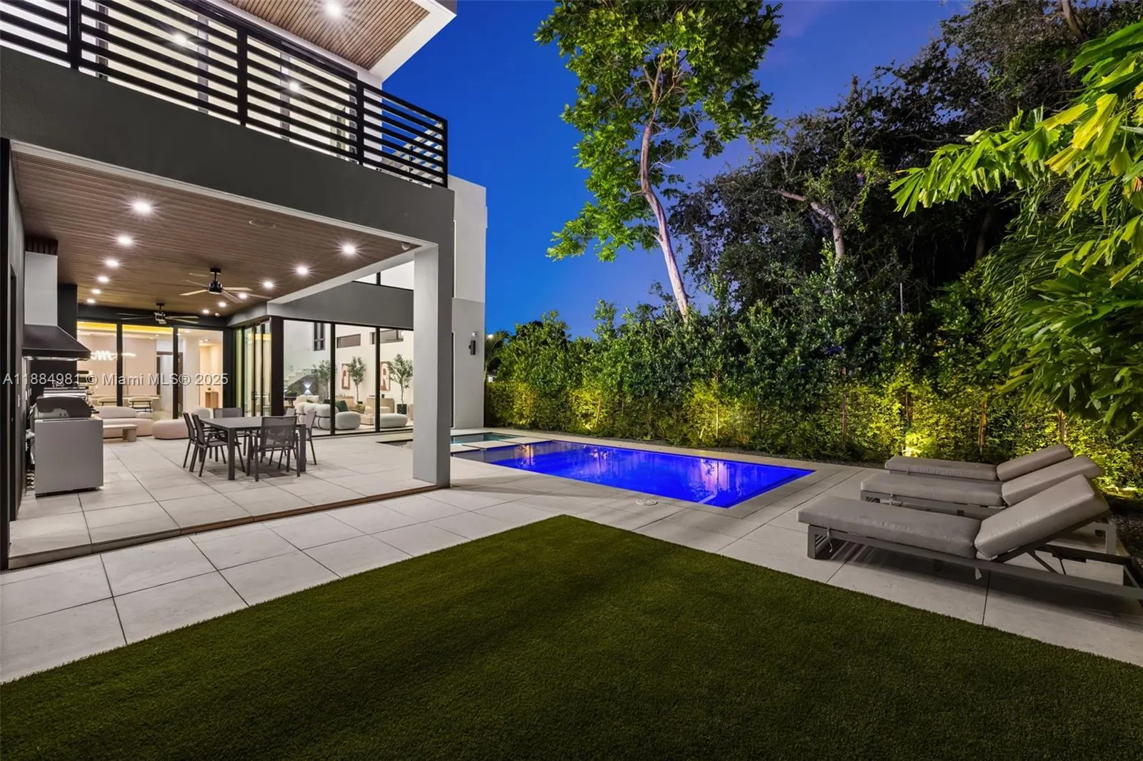 260 NW 49th St