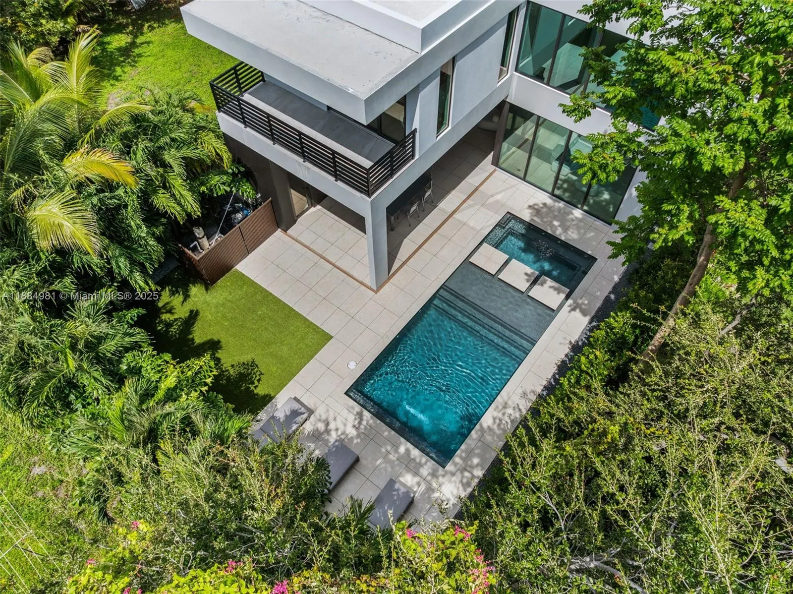 260 NW 49th St