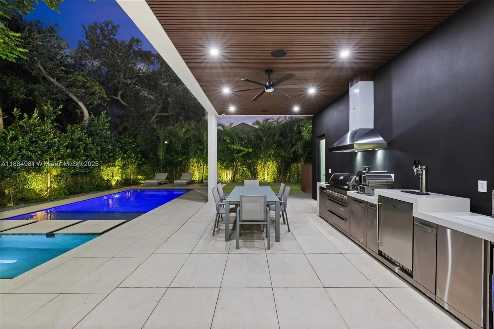 260 NW 49th St