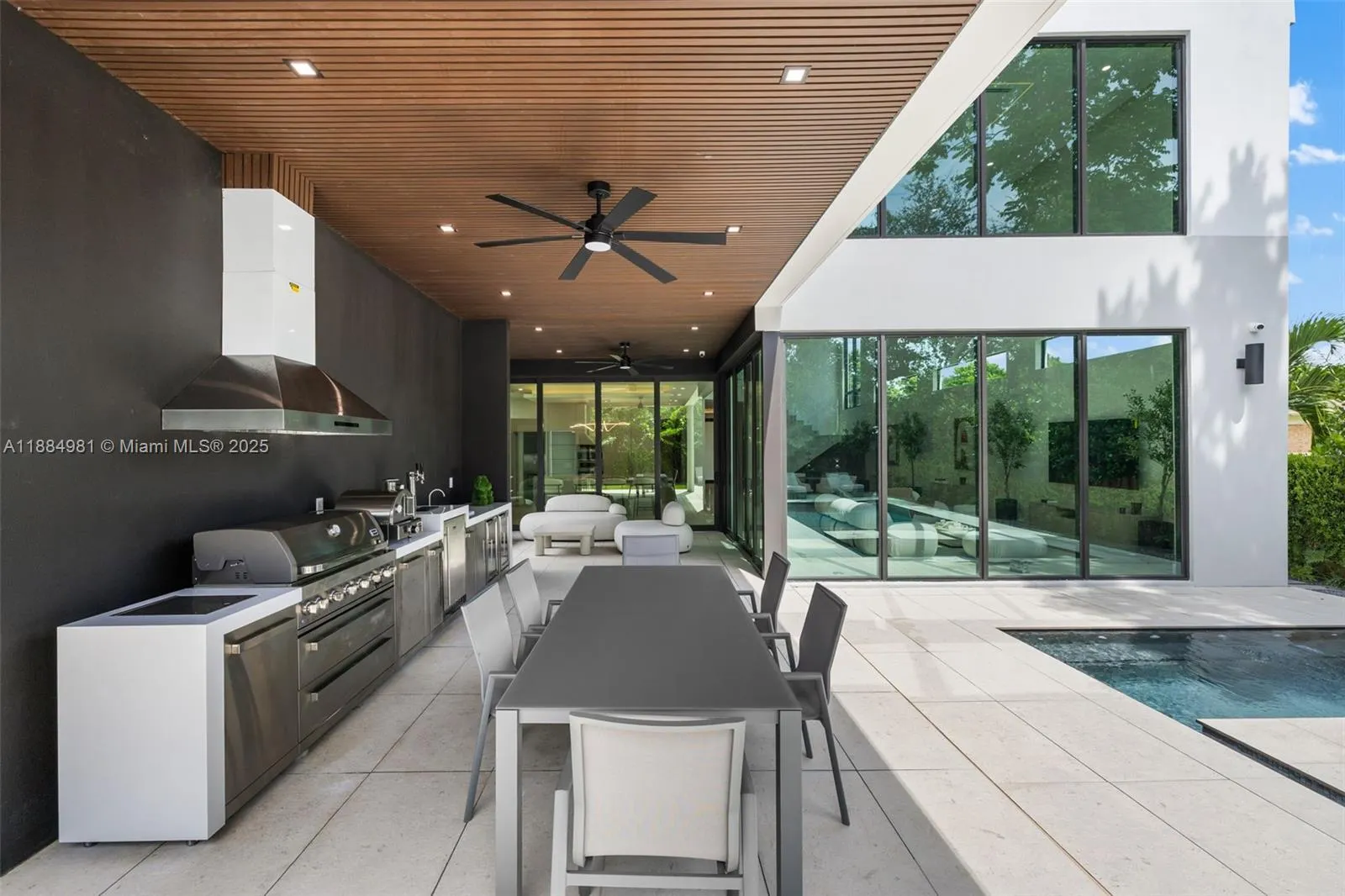 260 NW 49th St
