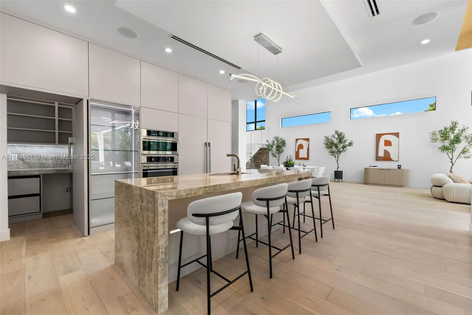 260 NW 49th St