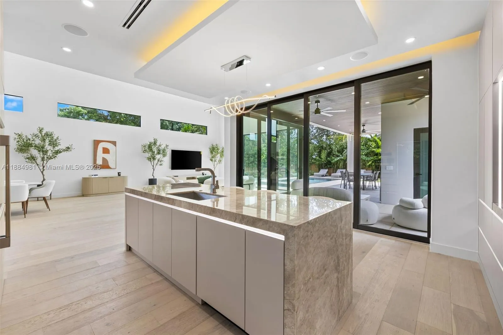 260 NW 49th St