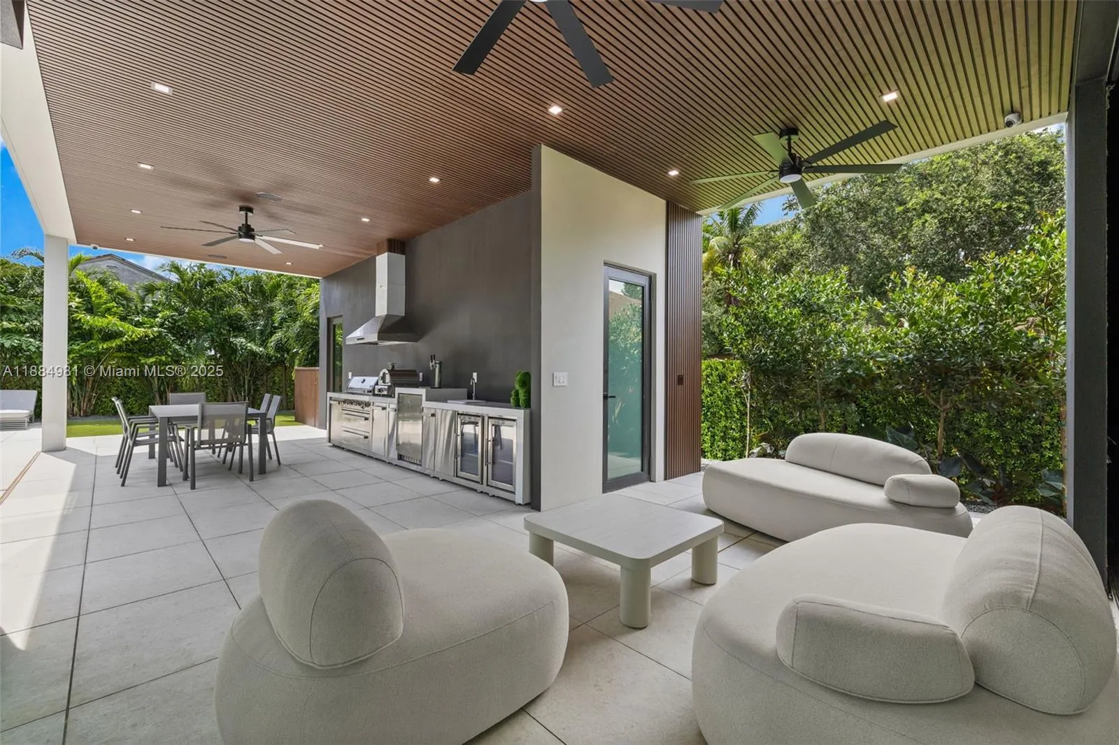 260 NW 49th St