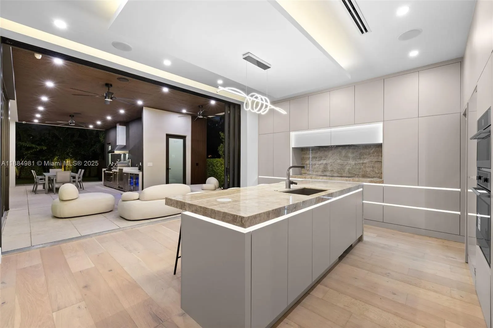 260 NW 49th St