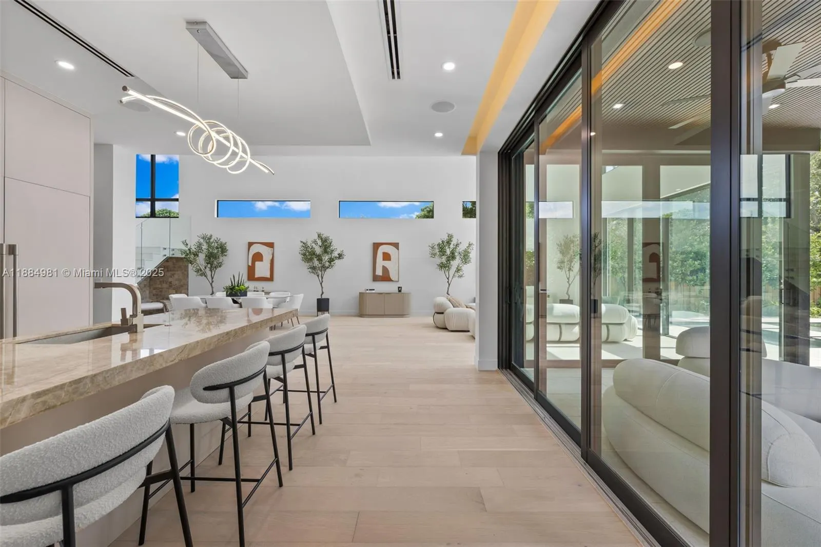 260 NW 49th St