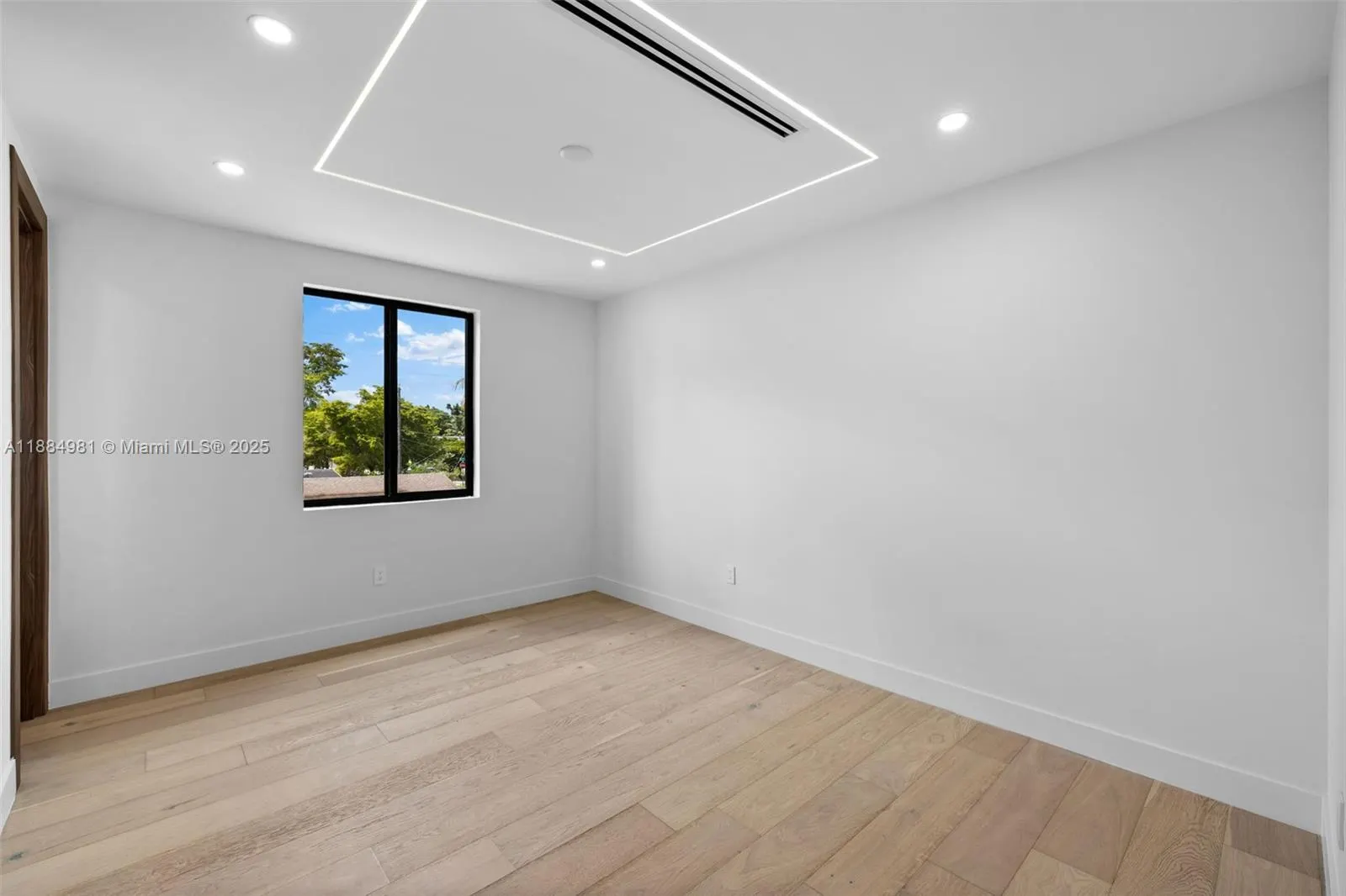 260 NW 49th St