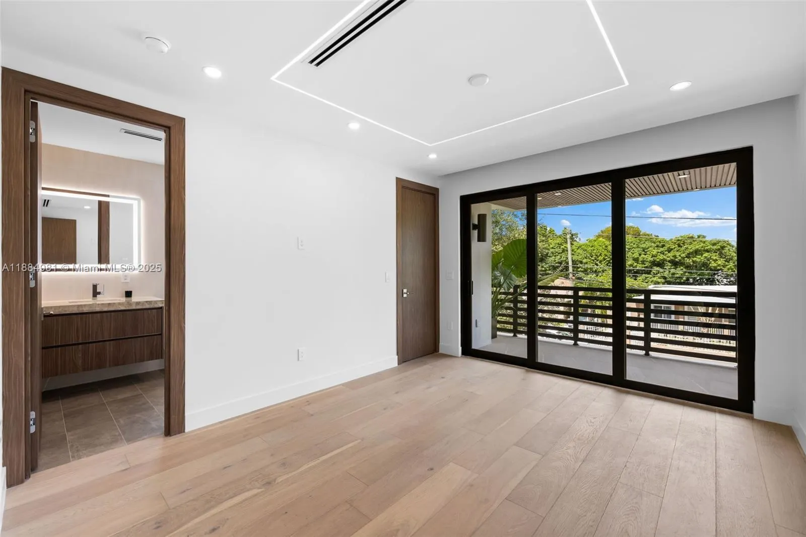 260 NW 49th St