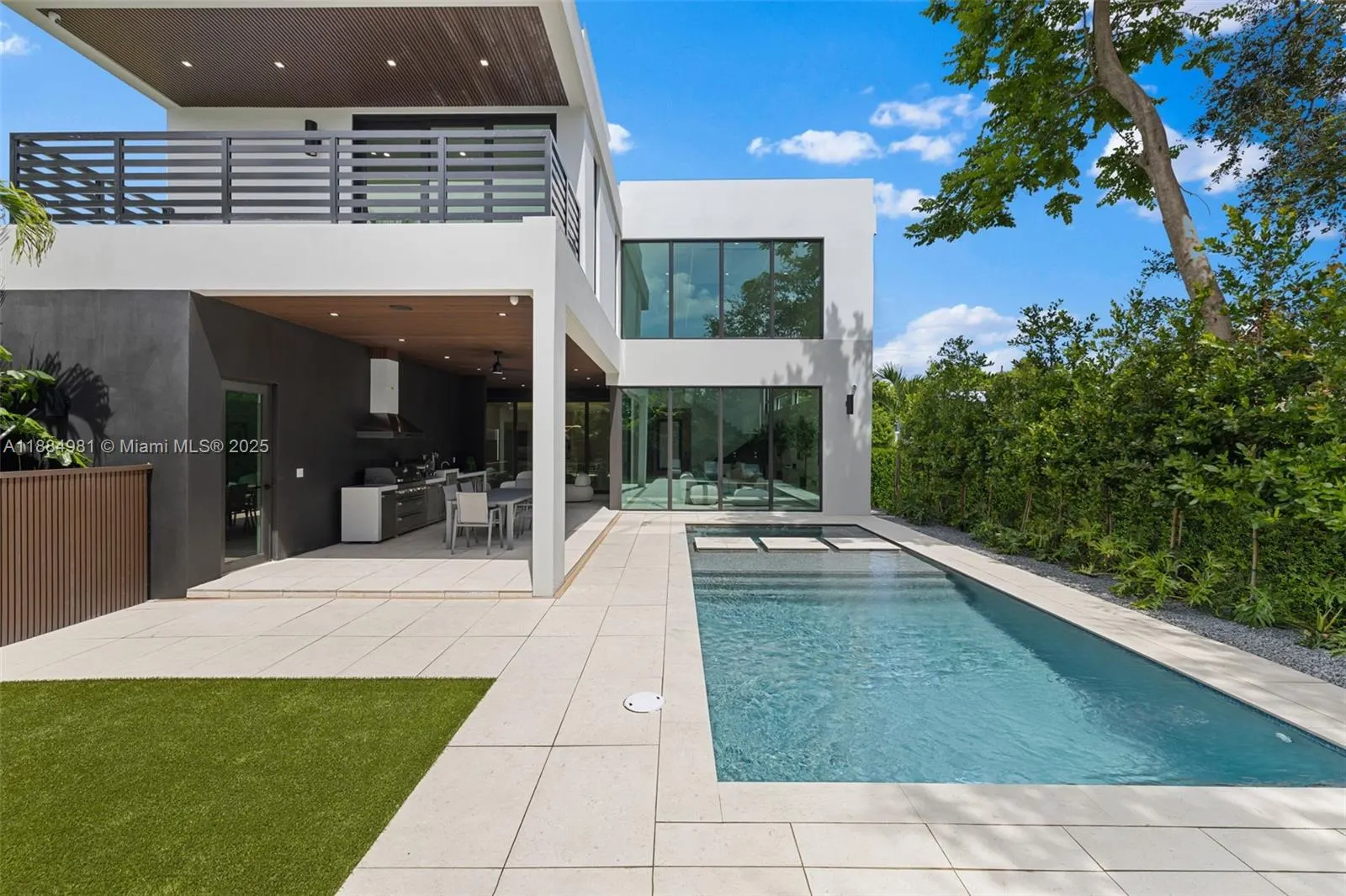 260 NW 49th St