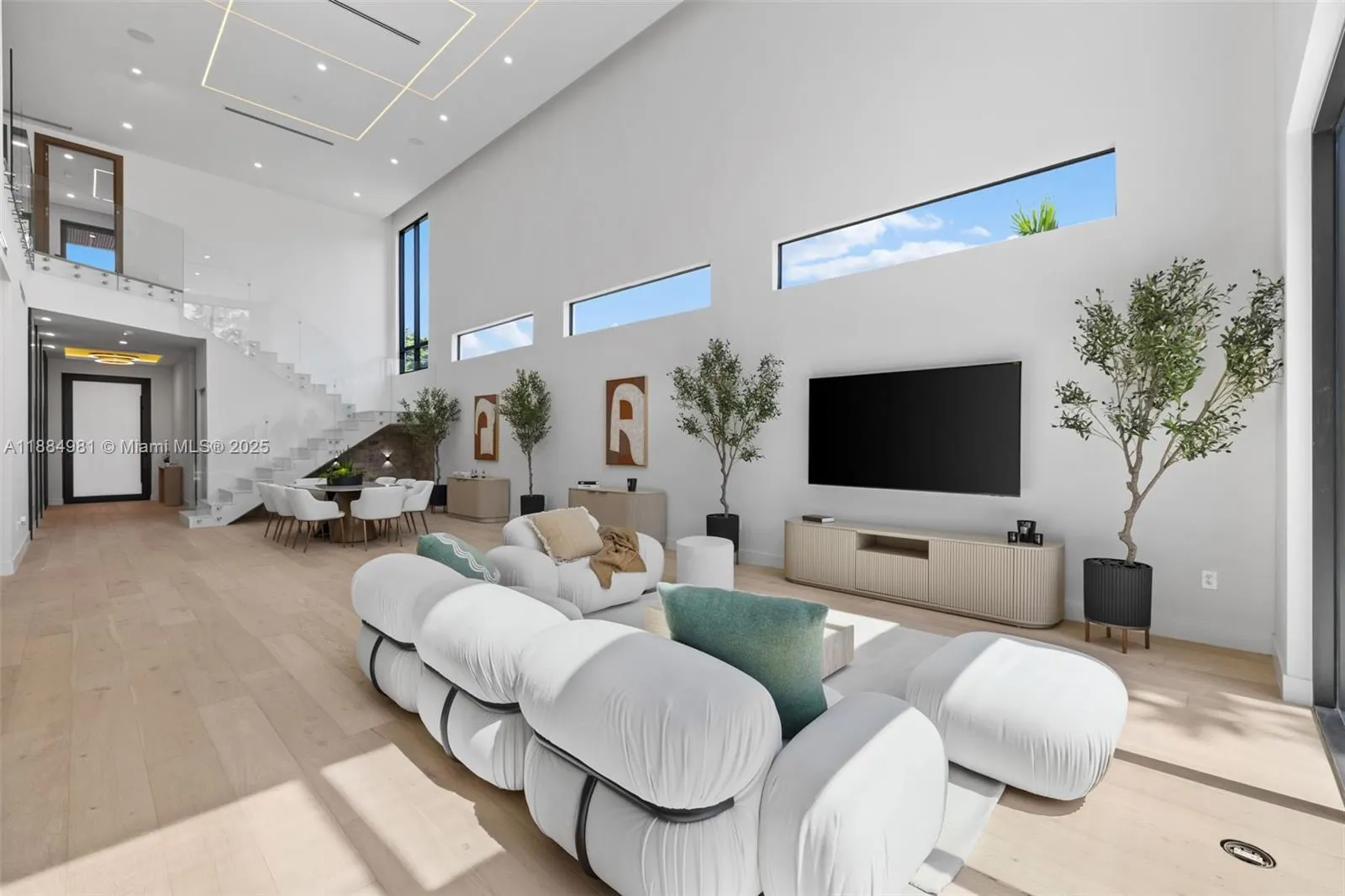 260 NW 49th St