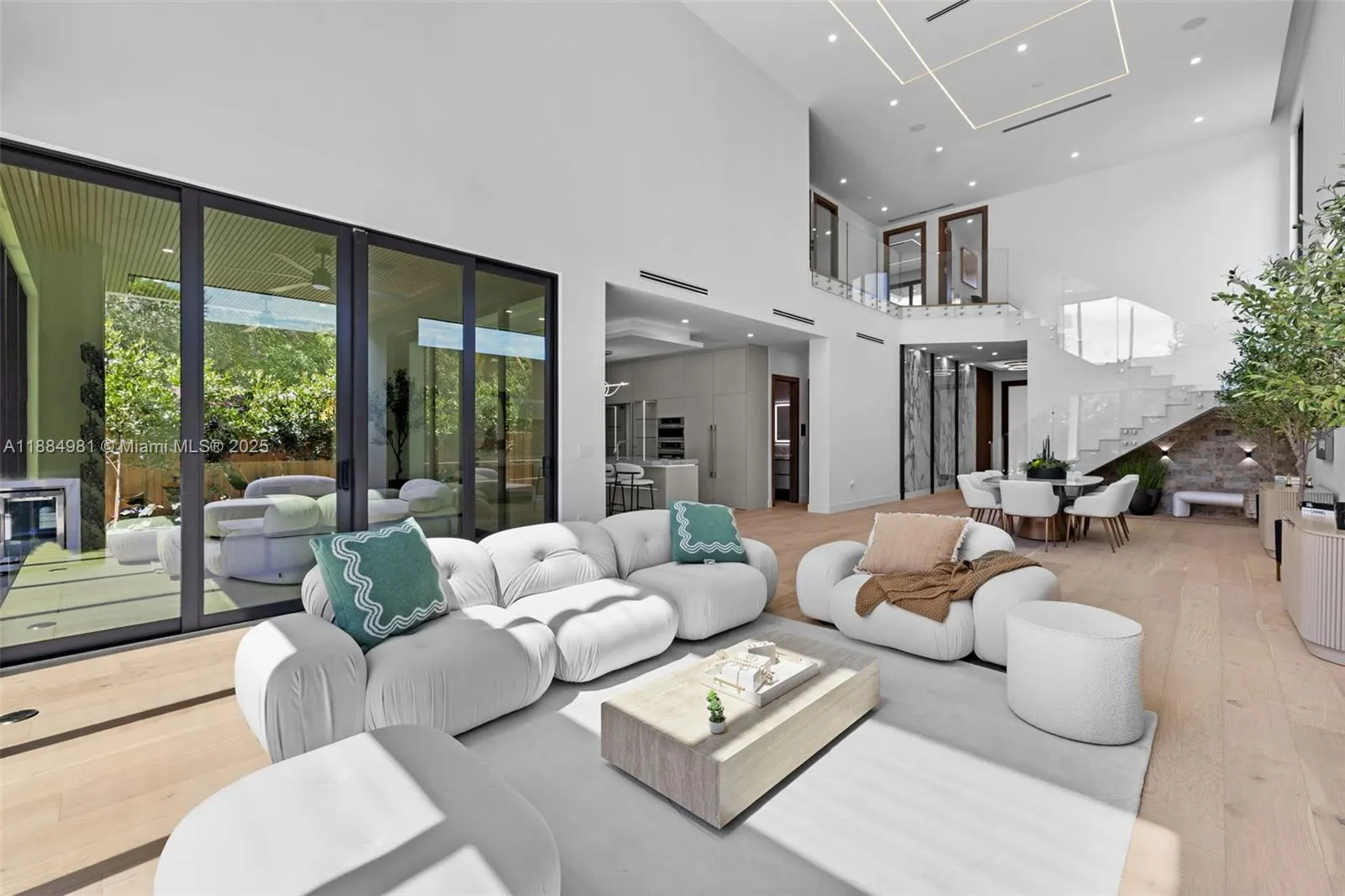 260 NW 49th St