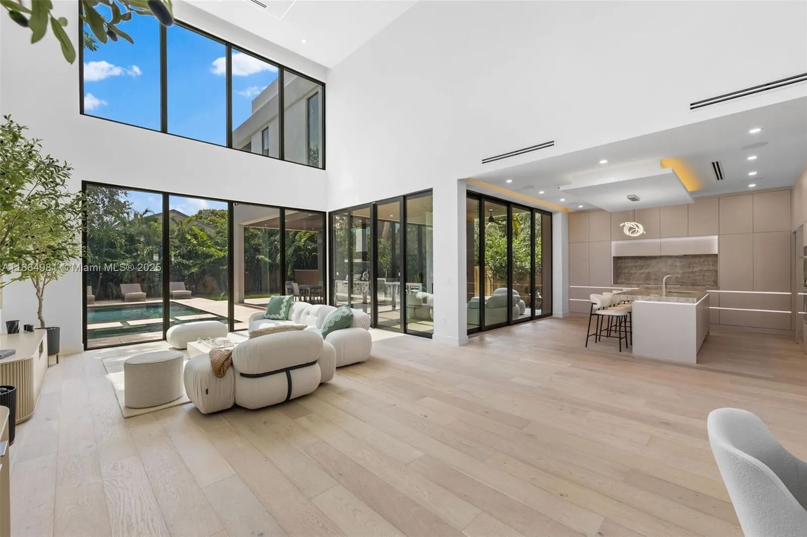 260 NW 49th St