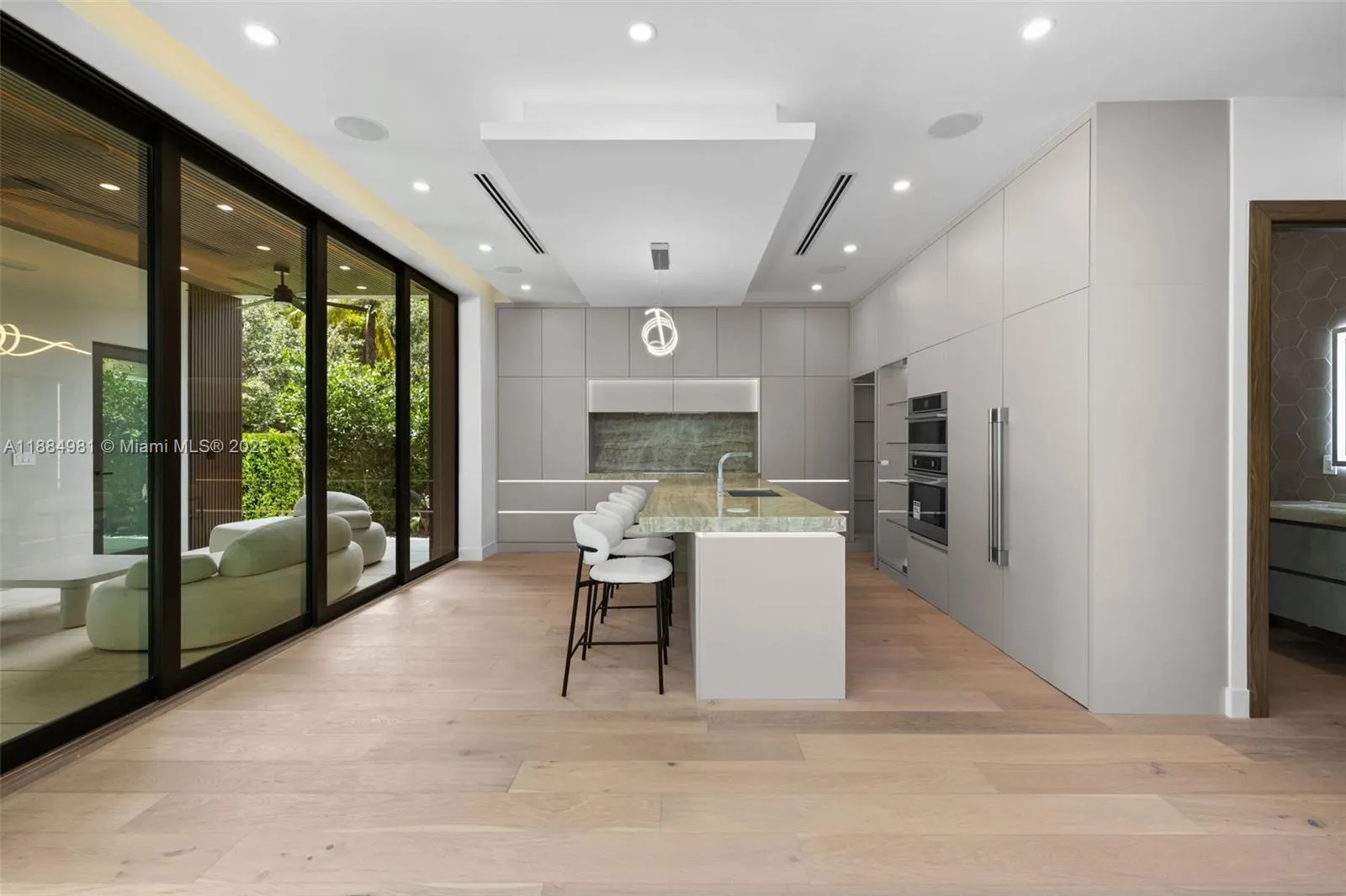 260 NW 49th St