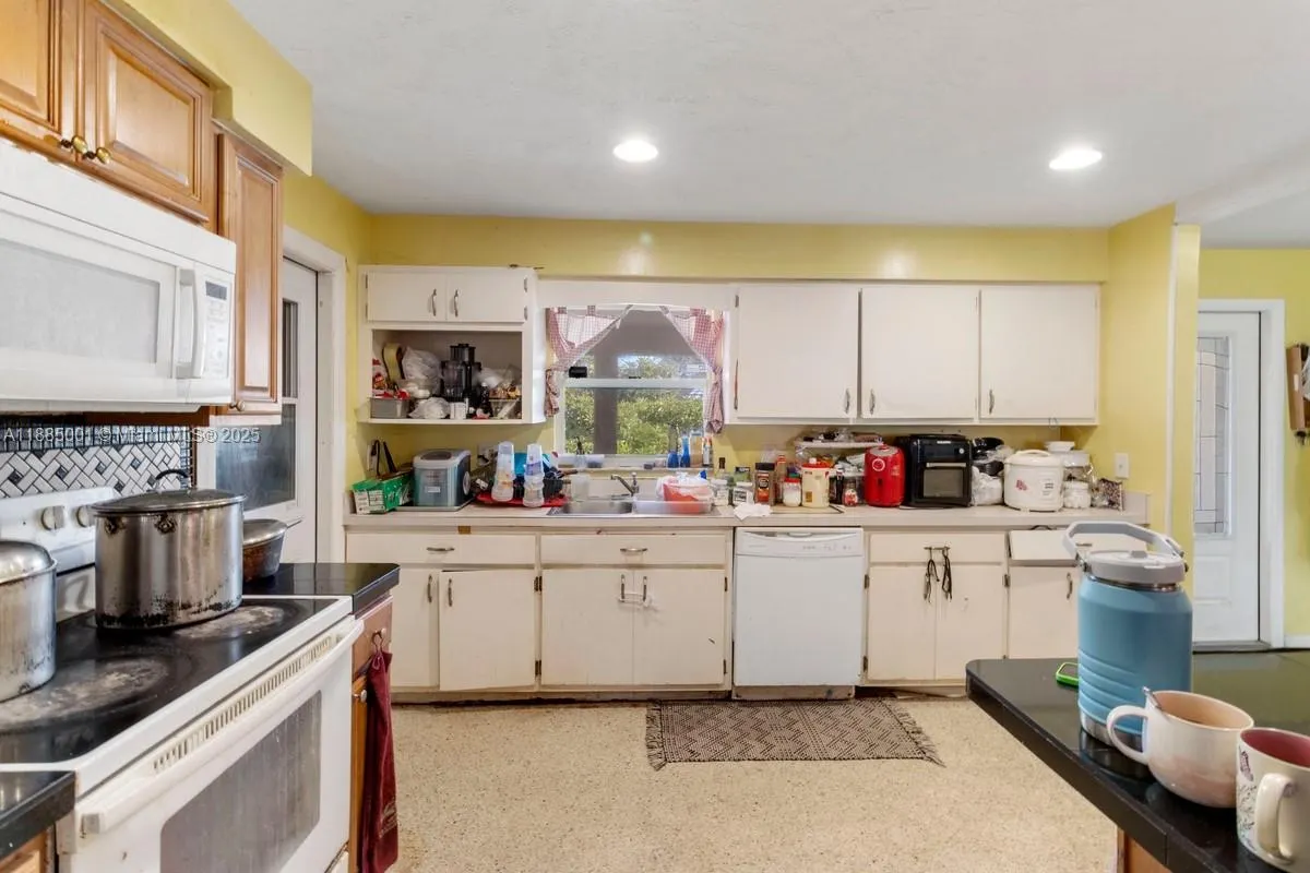 325 WAINAI DR