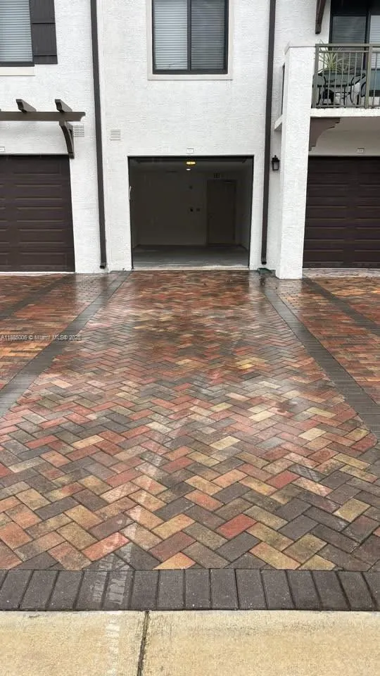 8894 NW 44 St, #6-114