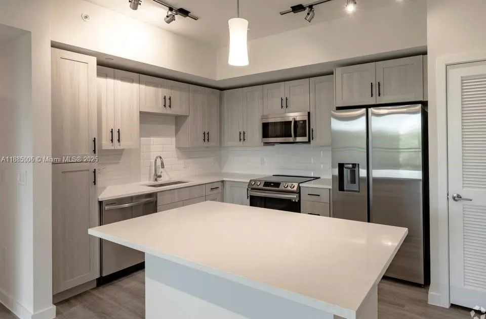 8894 NW 44 St, #6-114