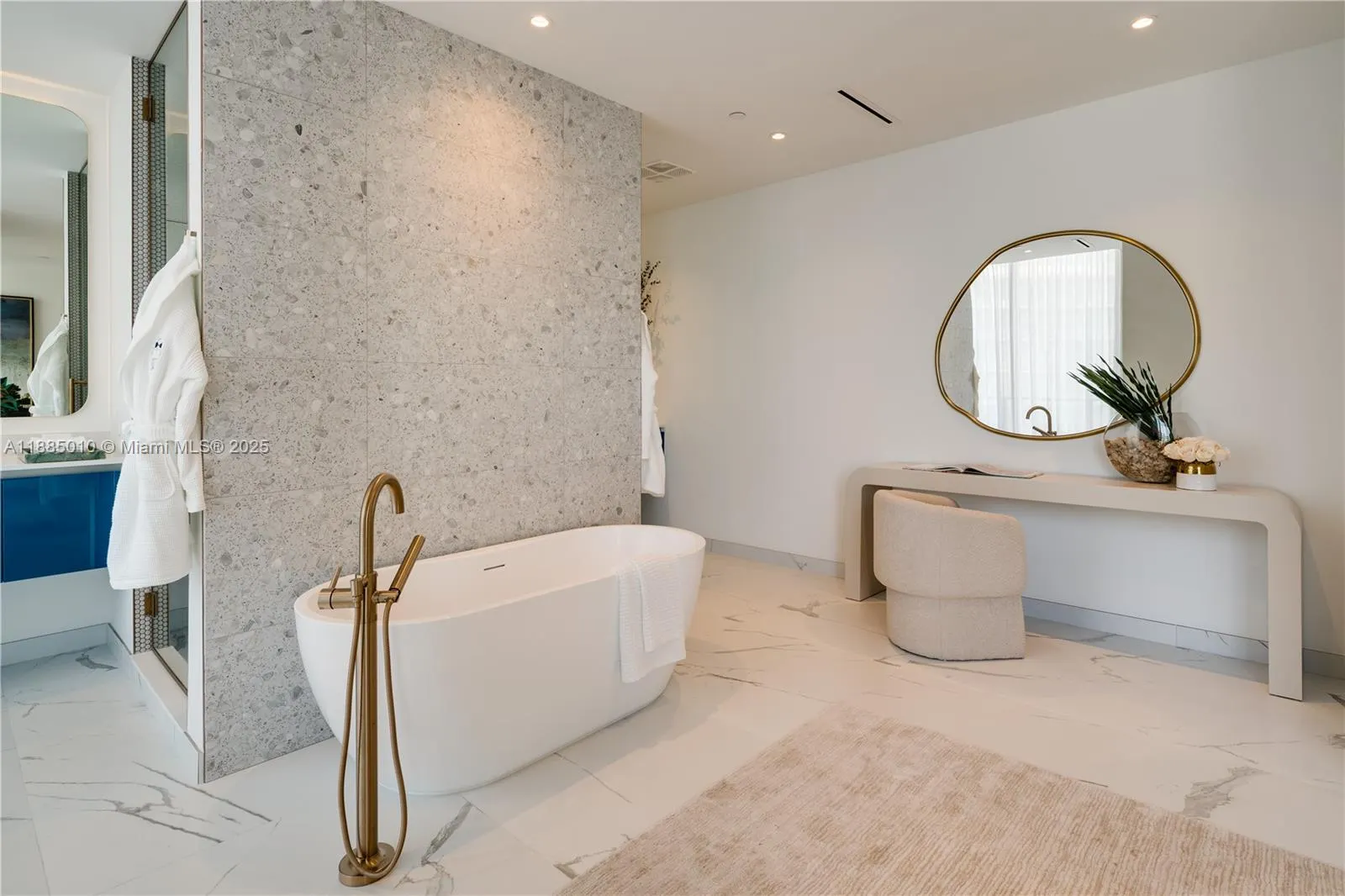 2655 S Bayshore Drive, #LPH
