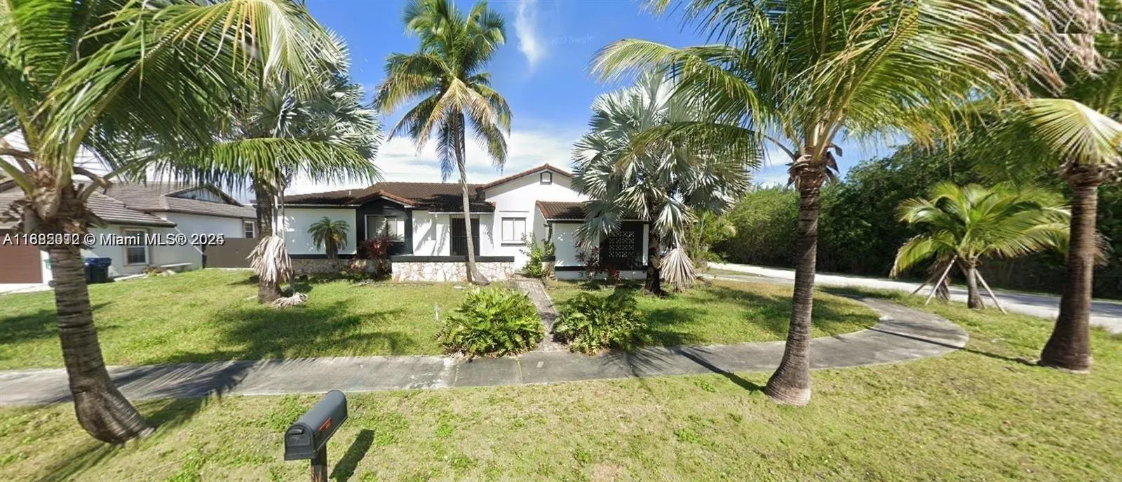 7821 SW 197th Ter