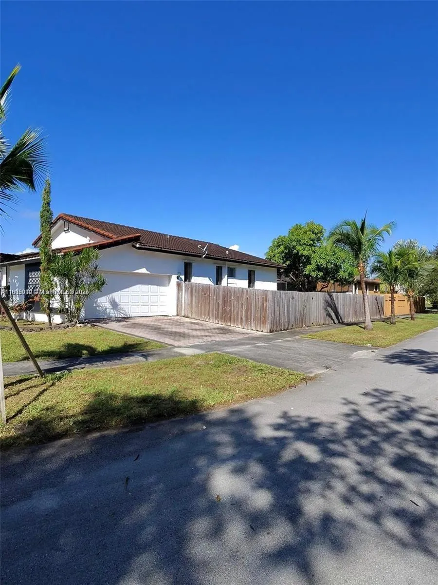 7821 SW 197th Ter