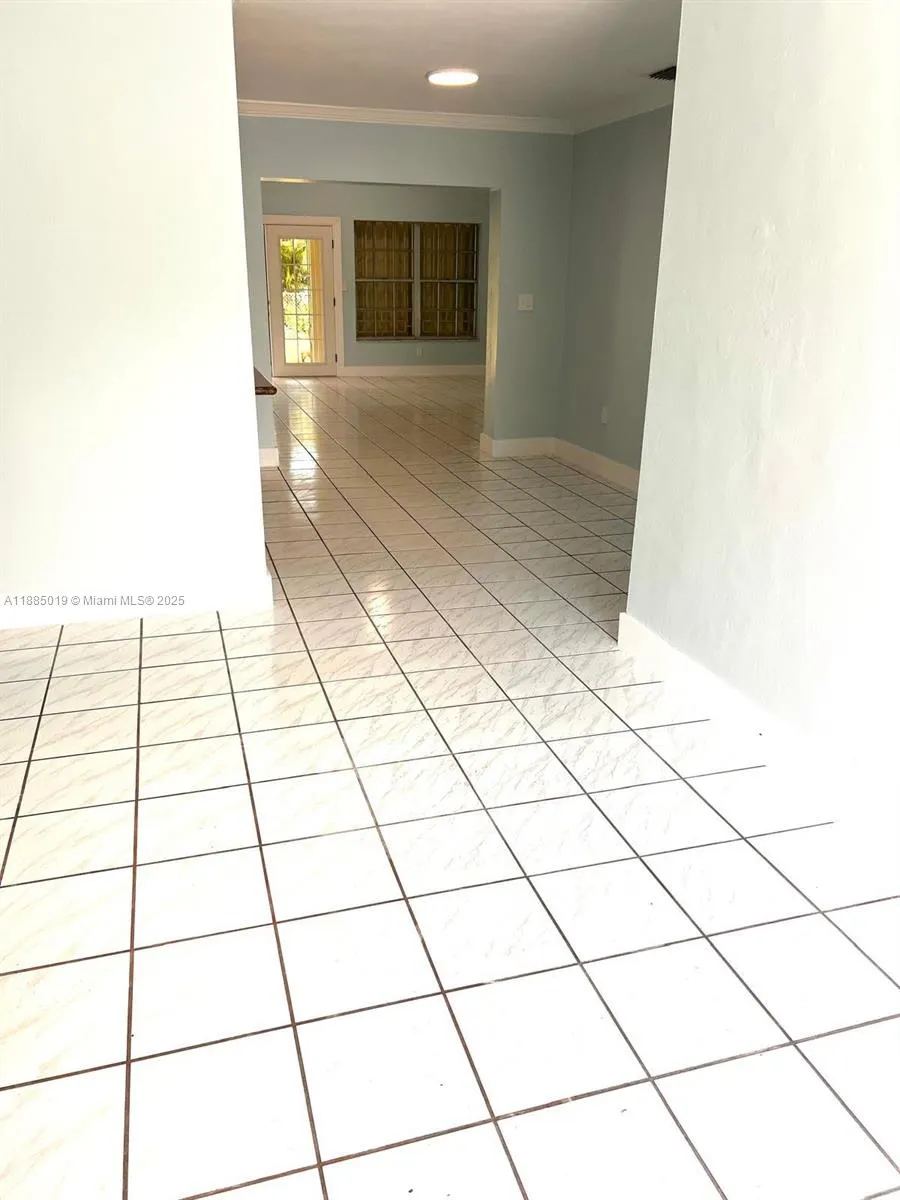 1575 W 53rd St