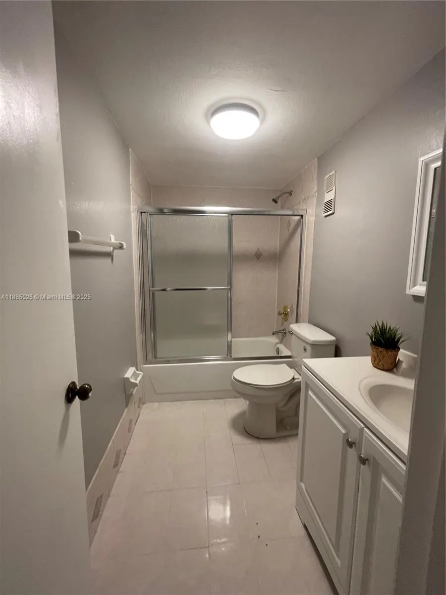 10000 NW 80th Ct, #2424