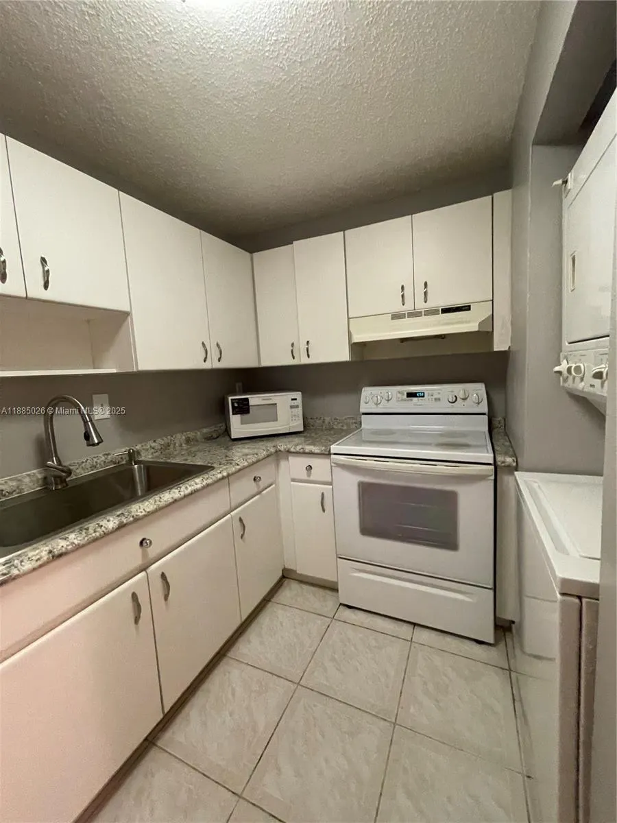 10000 NW 80th Ct, #2424