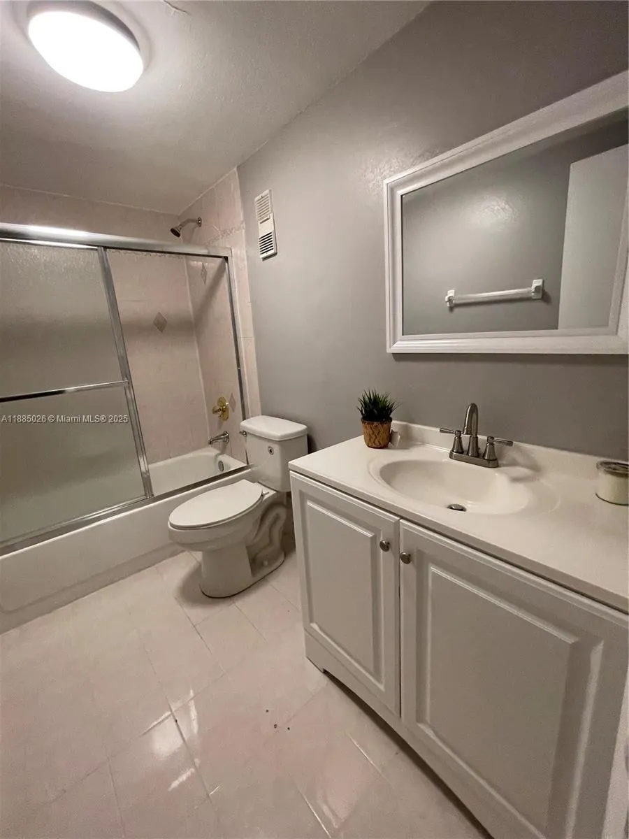 10000 NW 80th Ct, #2424