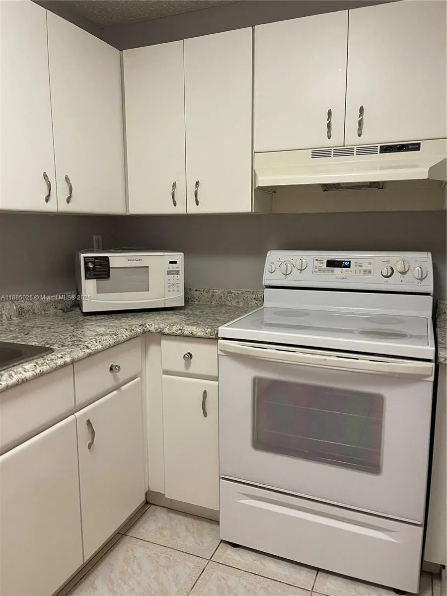 10000 NW 80th Ct, #2424