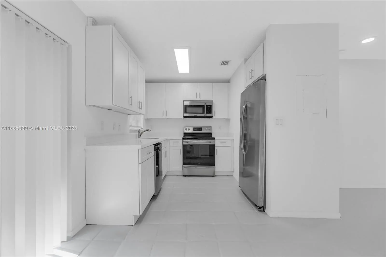 1428 NE 2nd Ave, #2