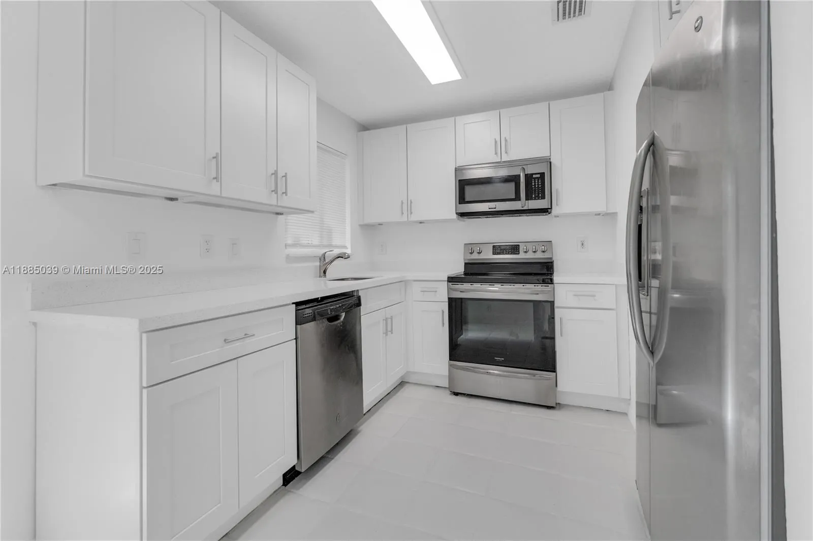 1428 NE 2nd Ave, #2