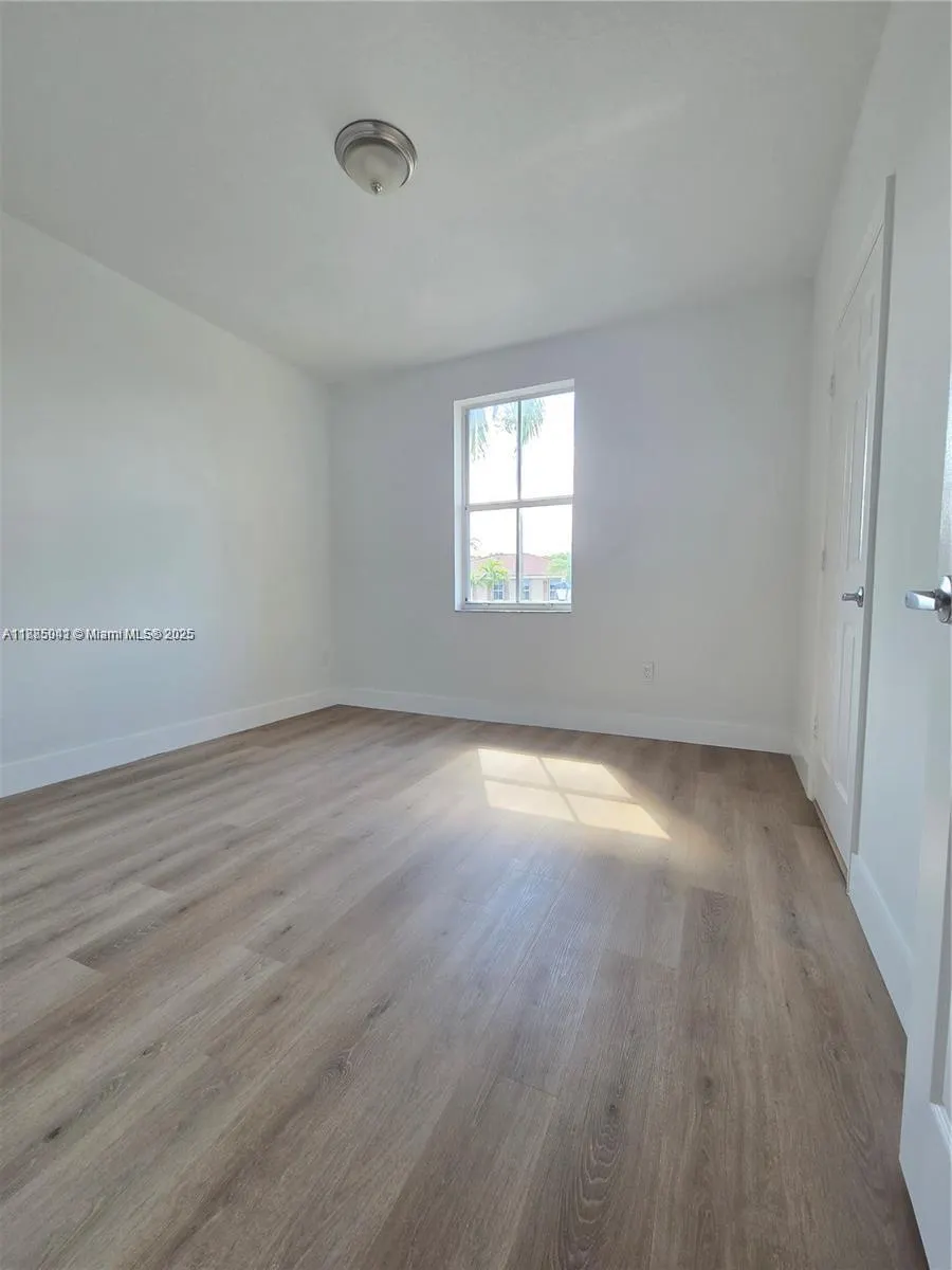 129 Riverwalk Cir, #129