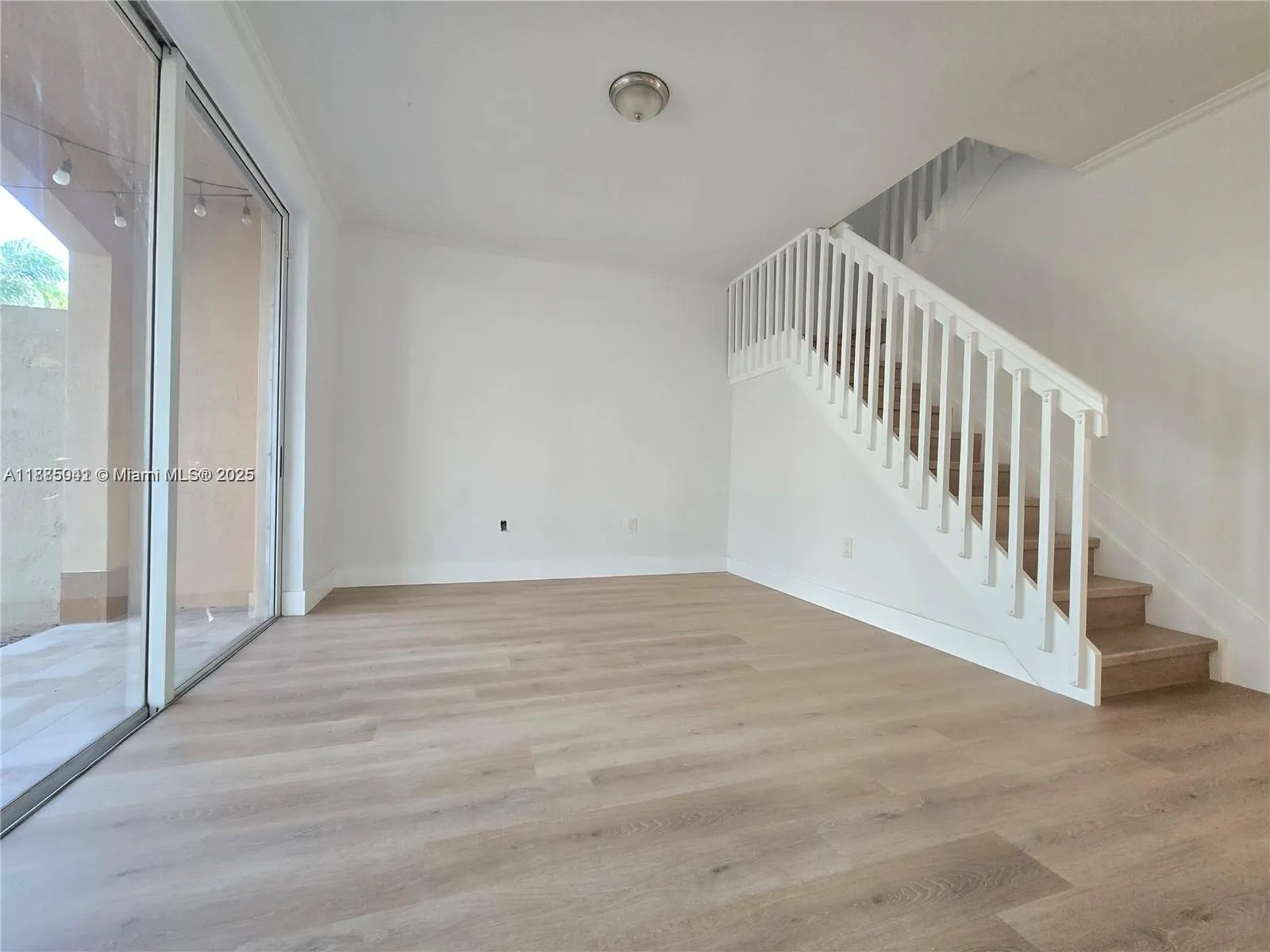 129 Riverwalk Cir, #129