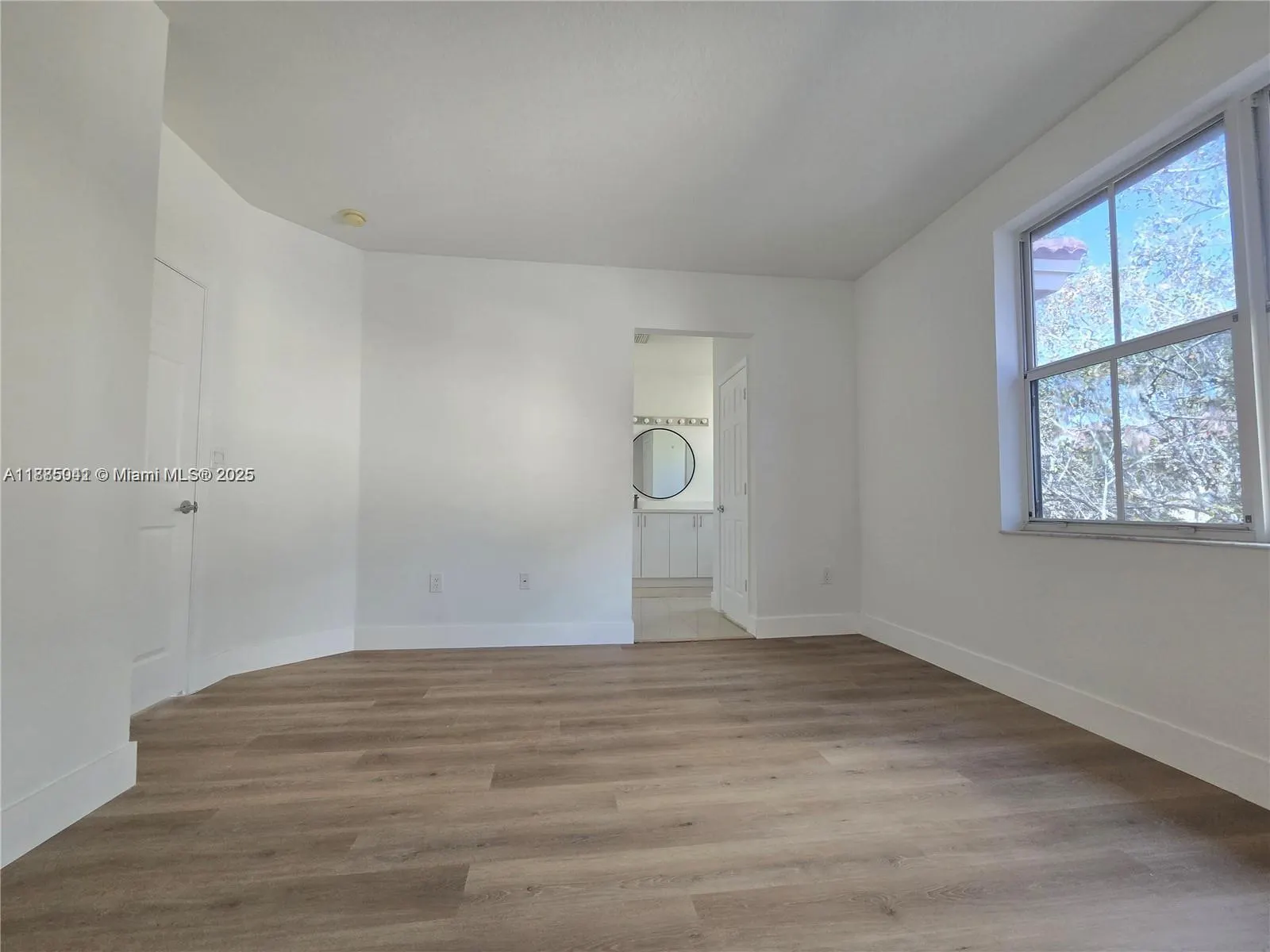 129 Riverwalk Cir, #129