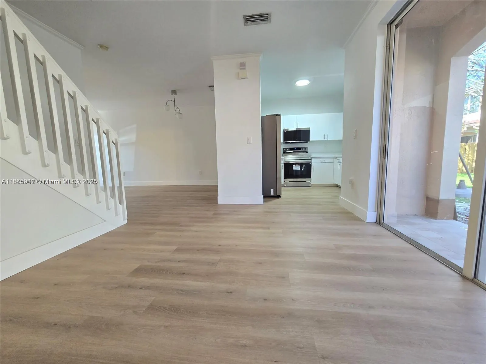 129 Riverwalk Cir, #129