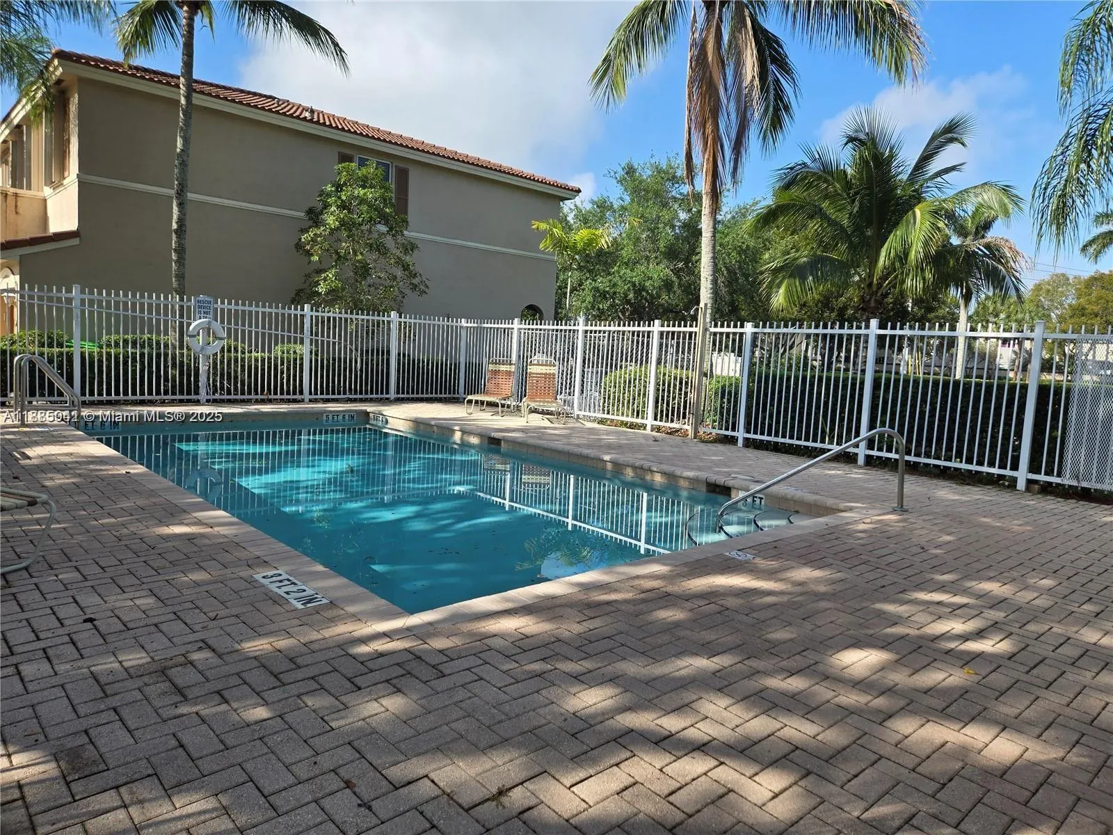 129 Riverwalk Cir, #129