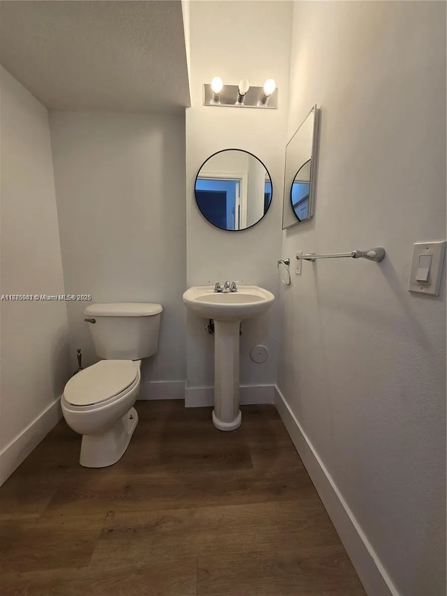 129 Riverwalk Cir, #129