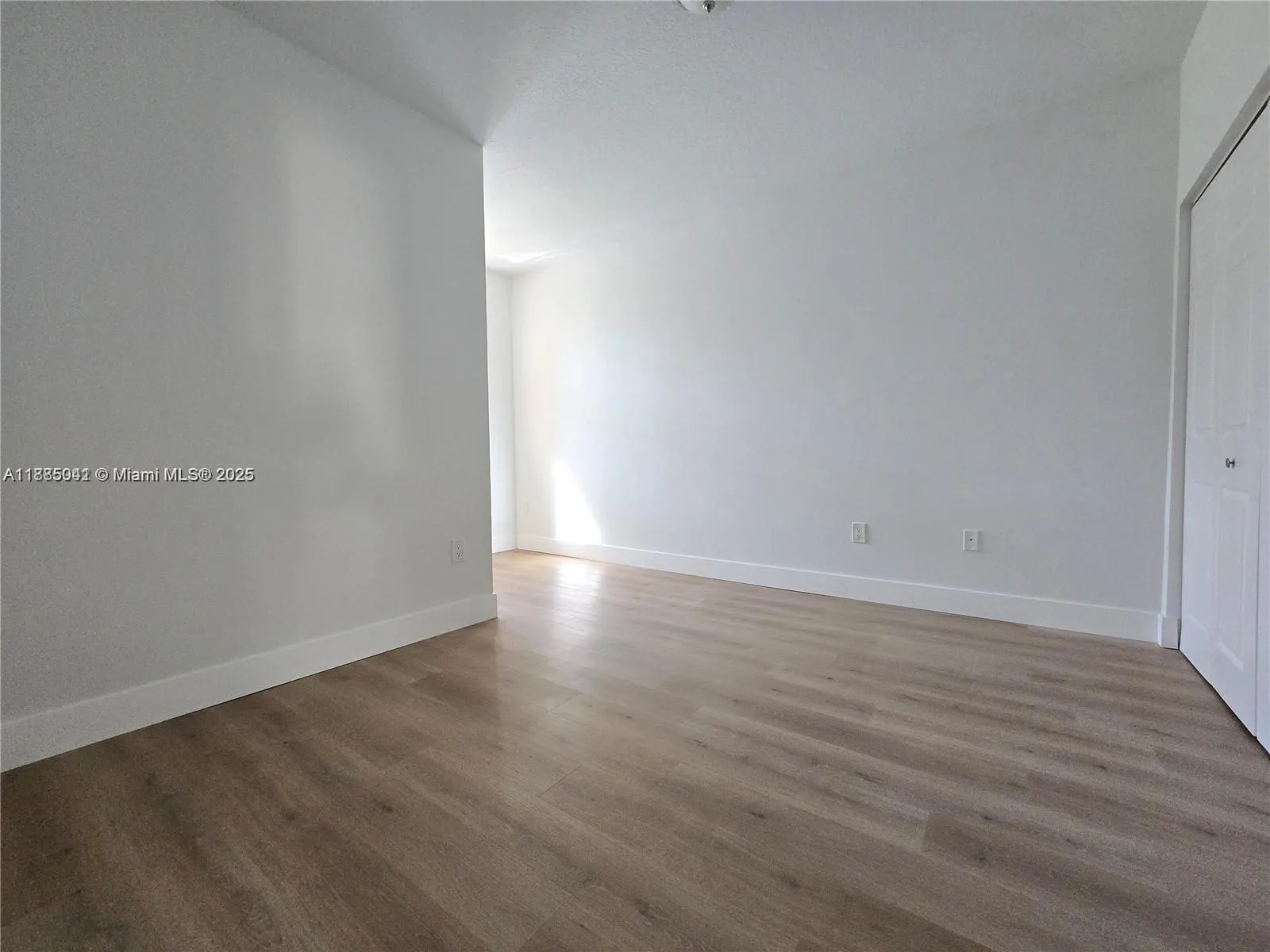 129 Riverwalk Cir, #129