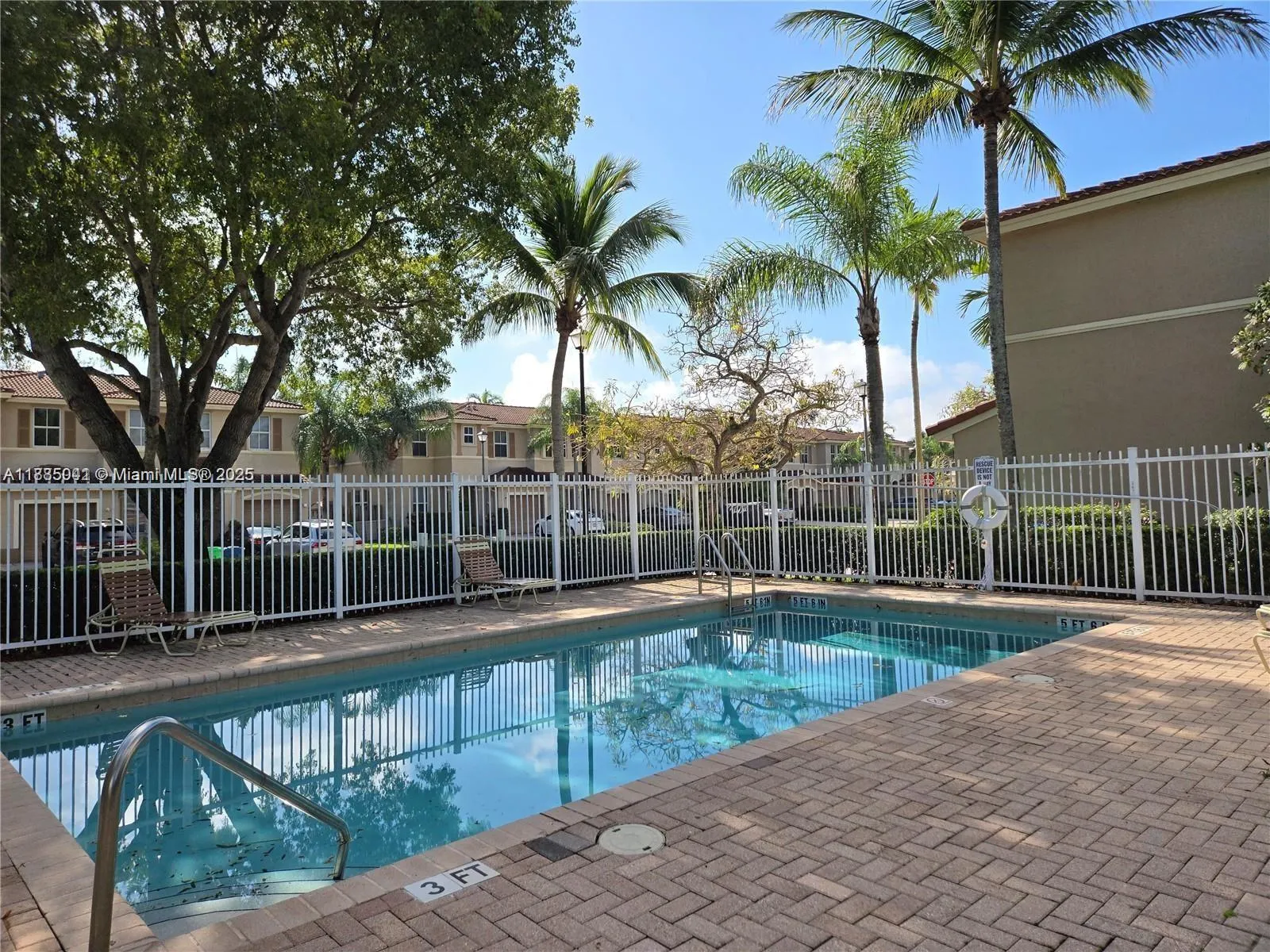 129 Riverwalk Cir, #129