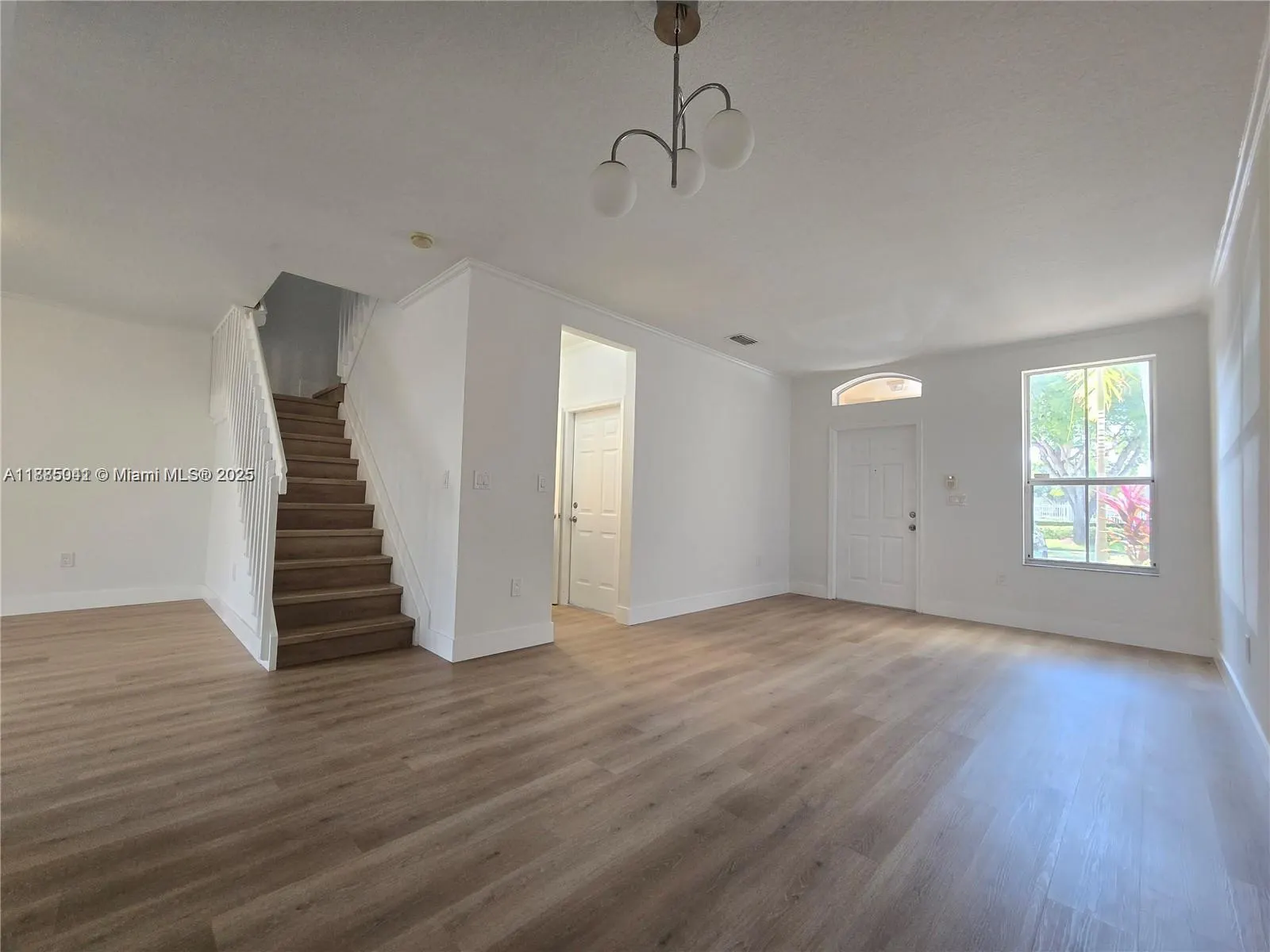 129 Riverwalk Cir, #129