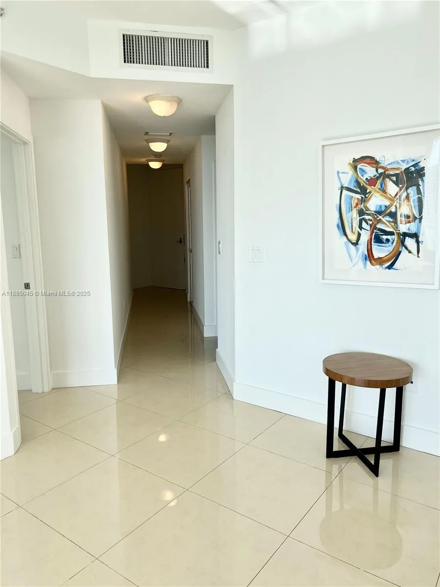 1111 SW 1st Ave, #1914