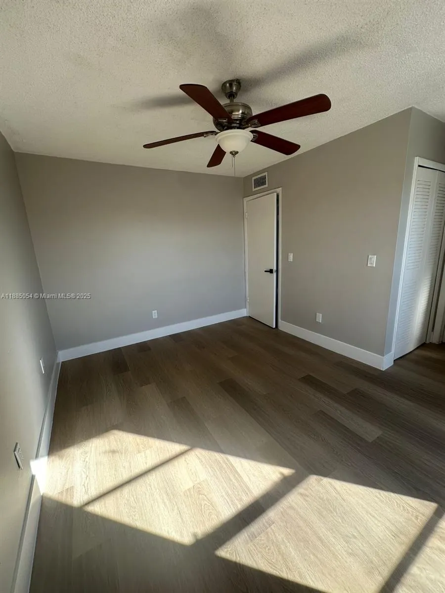 1051 SW 1st St, #303