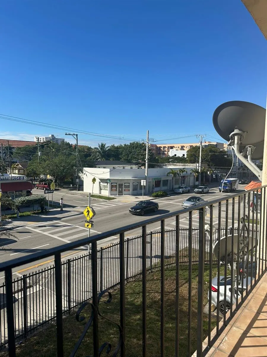 1051 SW 1st St, #303