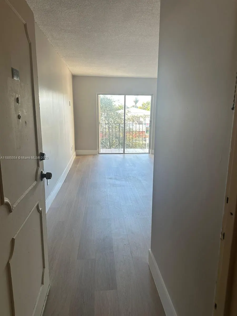 1051 SW 1st St, #303