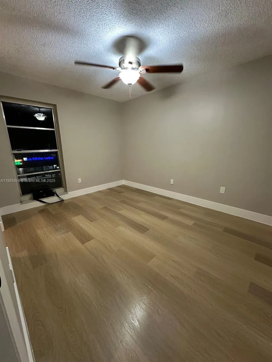 1051 SW 1st St, #303