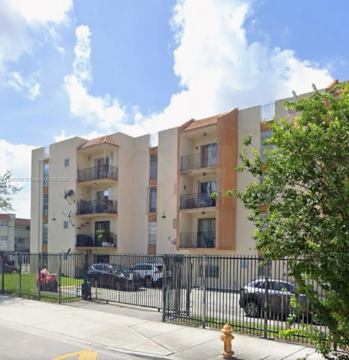 1051 SW 1st St, #303