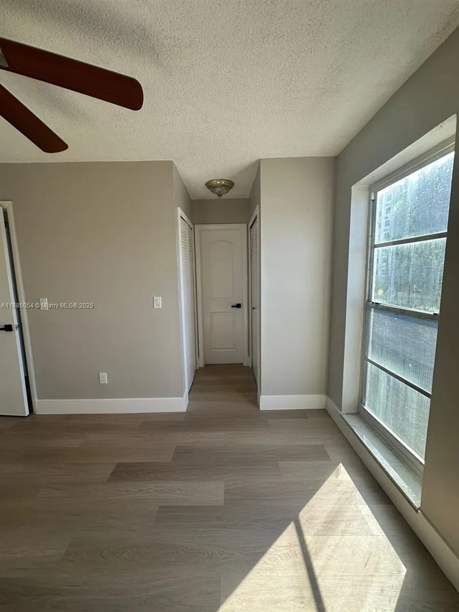 1051 SW 1st St, #303