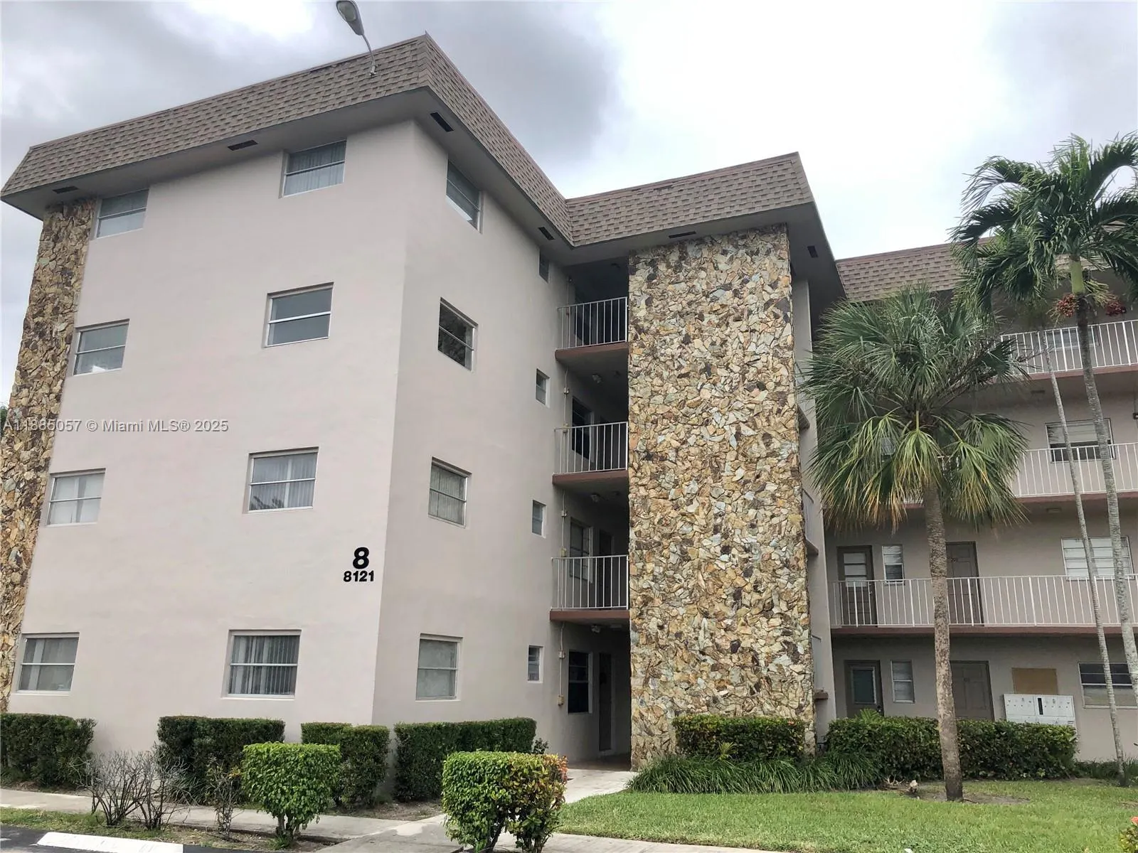 8121 SW 24th Ct, #304