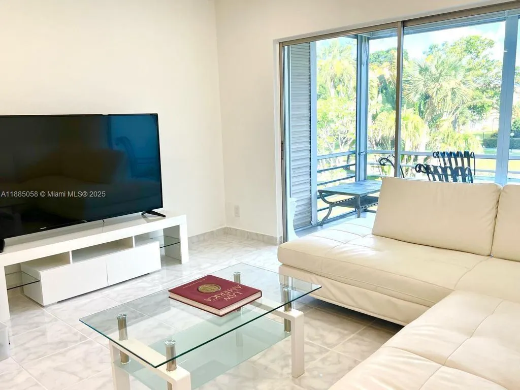 5051 W Oakland Park Blvd, #204